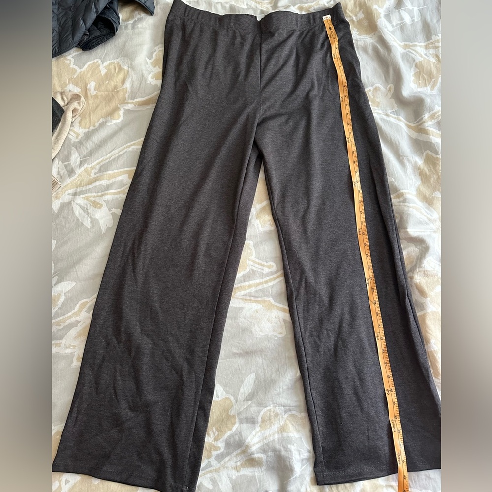 Woman’s dark grey Pants